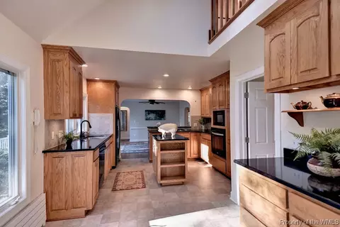 710 Goodwin St, Williamsburg, VA 23185 photo 4