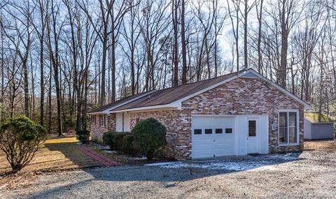 2482 Hickory Fork Rd, Gloucester, VA 23061 photo 4