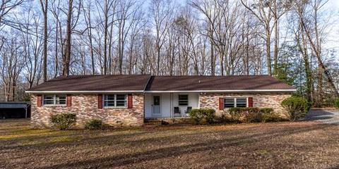 2482 Hickory Fork Rd, Gloucester, VA 23061 photo 2