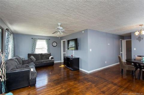 106 Raymond Dr, Hampton, VA 23666 photo 1