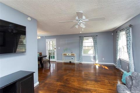 106 Raymond Dr, Hampton, VA 23666 photo 5