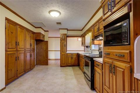 60 Wheatland Dr, Hampton, VA 23666 photo 9
