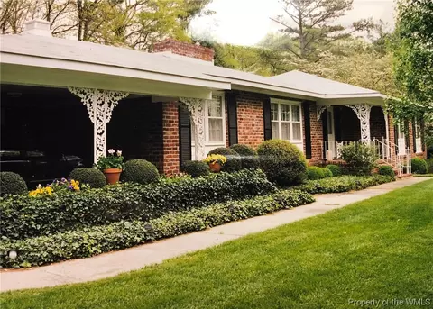 272 E Queens Dr, Williamsburg, VA 23185 photo 3