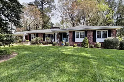 272 E Queens Dr, Williamsburg, VA 23185 photo 2