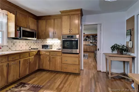 272 E Queens Dr, Williamsburg, VA 23185 photo 11