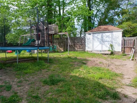 105 Bruton Dr, Williamsburg, VA 23185 photo 17