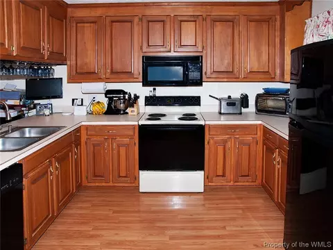 105 Bruton Dr, Williamsburg, VA 23185 photo 3