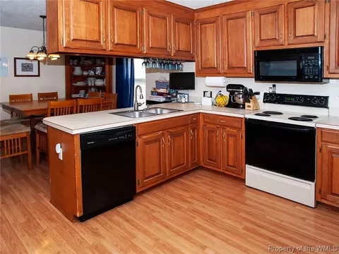 105 Bruton Dr, Williamsburg, VA 23185 photo 2