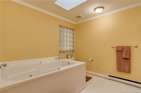 Undisclosed, Hampton, VA 23669 photo 27
