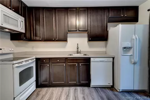 69 Summer E, Williamsburg, VA 23188 photo 10