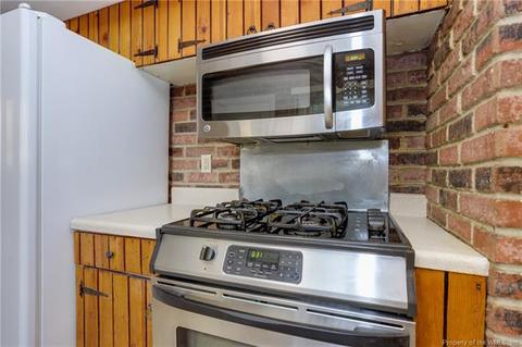 103 Tucker Ln, Hampton, VA 23669 photo 9
