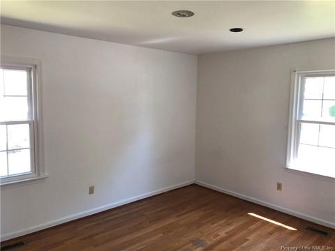 305 Sea Breeze Ct, Hampton, VA 23669 photo 17