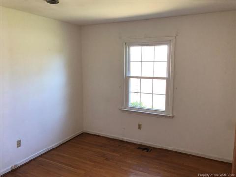 305 Sea Breeze Ct, Hampton, VA 23669 photo 16