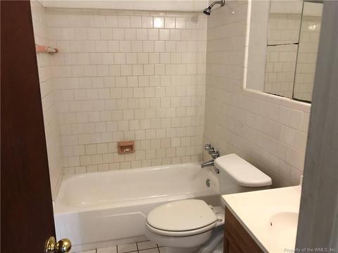 305 Sea Breeze Ct, Hampton, VA 23669 photo 18