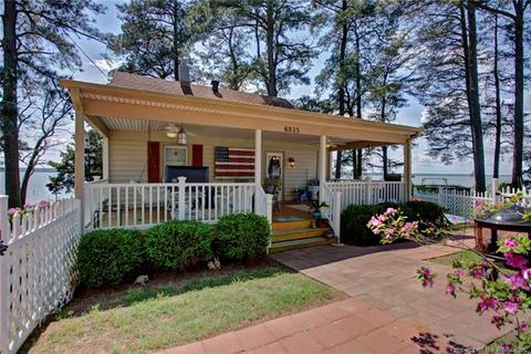 6815 Riverview Park Cir, Gloucester, VA 23061 photo 1