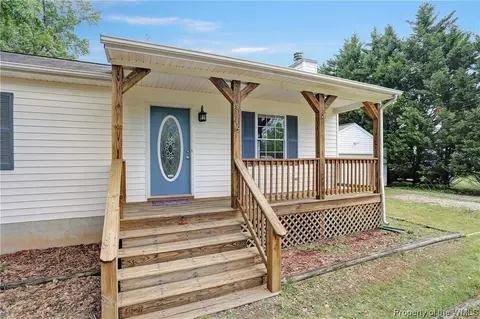 911 Riverside Dr, Lanexa, VA 23089 photo 2