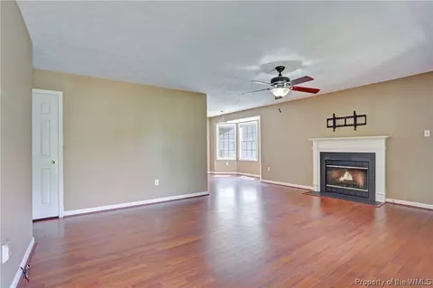 911 Riverside Dr, Lanexa, VA 23089 photo 3