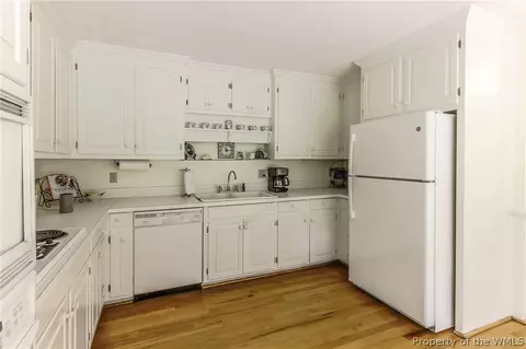 286 E Queens Dr, Williamsburg, VA 23185 photo 8