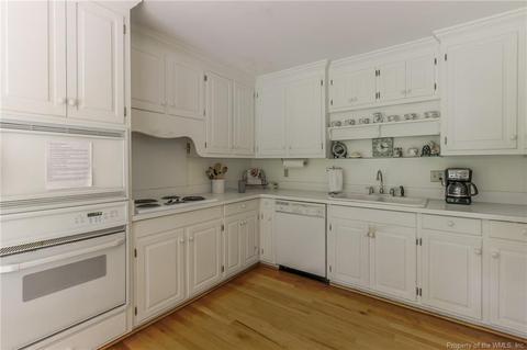 286 E Queens Dr, Williamsburg, VA 23185 photo 10