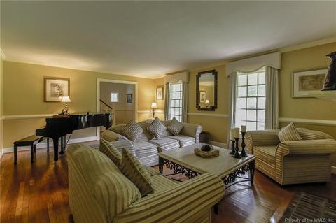 286 E Queens Dr, Williamsburg, VA 23185 photo 3