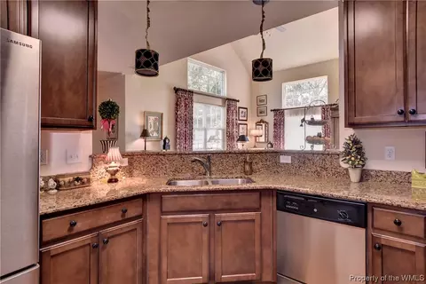 2001 Rustads Cir, Williamsburg, VA 23188 photo 12