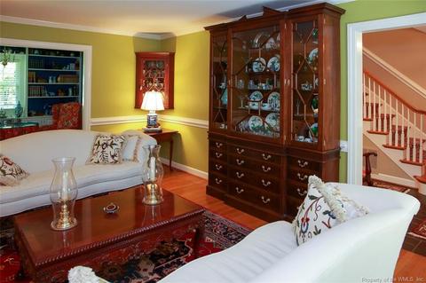 298 E Queens Dr, Williamsburg, VA 23185 photo 9
