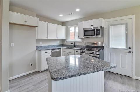 204 Taylor Ave W, Hampton, VA 23663 photo 9