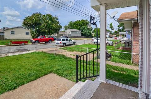 204 Taylor Ave W, Hampton, VA 23663 photo 4