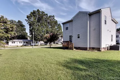 105 Bailey Dr, Williamsburg, VA 23188 photo 5