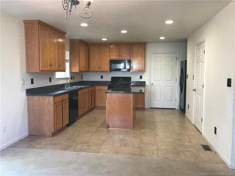 14 Victor St, Hampton, VA 23669 photo 3