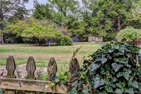 107 Willow Dr, Williamsburg, VA 23185 photo 4