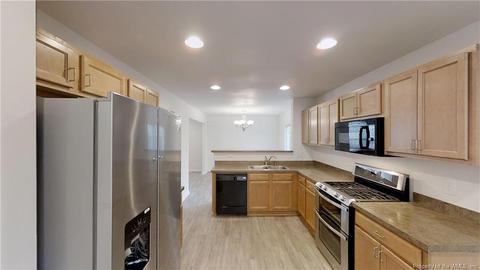 7412 Jeanne Dr, Gloucester, VA 23061 photo 3