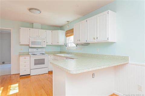 106 Patrick Henry Dr, Williamsburg, VA 23185 photo 14