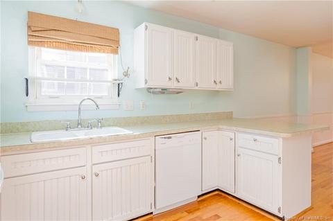106 Patrick Henry Dr, Williamsburg, VA 23185 photo 13