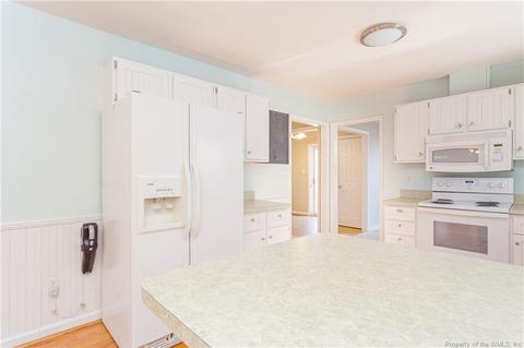 106 Patrick Henry Dr, Williamsburg, VA 23185 photo 16