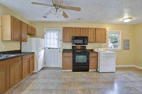 21 Bland St, Hampton, VA 23669 photo 4