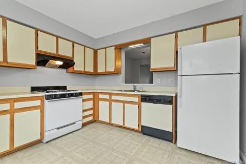 33 Riverchase Dr, Hampton, VA 23669 photo 5
