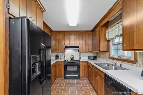 110 Patrick Henry Dr, Williamsburg, VA 23185 photo 11