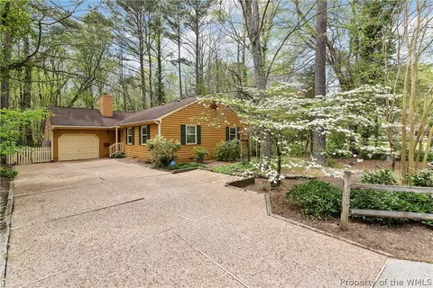 110 Patrick Henry Dr, Williamsburg, VA 23185 photo 2