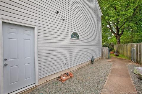 205 Dunn Cir, Hampton, VA 23666 photo 4