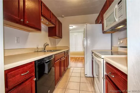 49 Terri Sue Ct, Hampton, VA 23666 photo 4