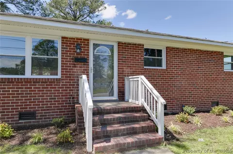 4002 W Weaver Rd, Hampton, VA 23666 photo 4
