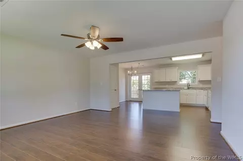 4002 W Weaver Rd, Hampton, VA 23666 photo 5