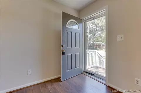 4002 W Weaver Rd, Hampton, VA 23666 photo 6