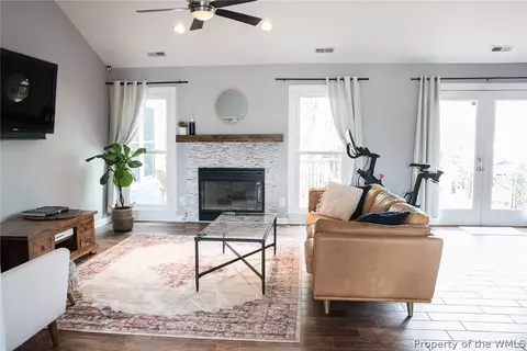 15 Pine Lake Ct, Hampton, VA 23669 photo 4