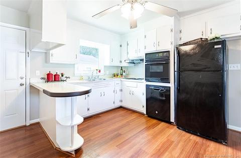 210 Roberta Dr, Hampton, VA 23666 photo 9