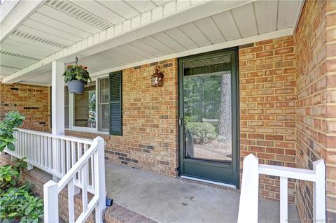 8301 Circle Dr, Gloucester, VA 23072 photo 2