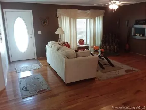 226 Syringa Rd, Topping, VA 23169 photo 2