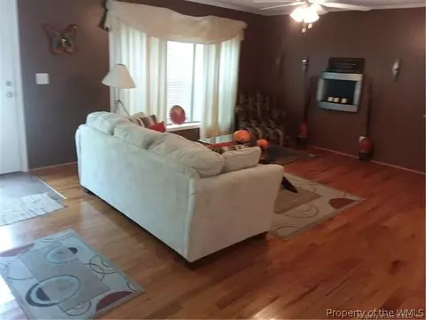 226 Syringa Rd, Topping, VA 23169 photo 3