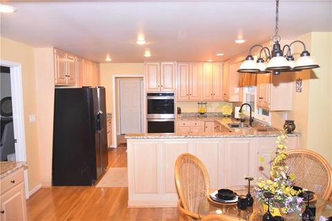 24 Ambassador Dr, Hampton, VA 23666 photo 2